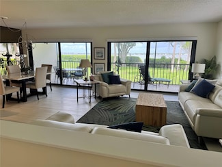 218 NE Edgewater Dr, Stuart, FL 34996