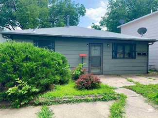 613 W 12th St, Junction City, KS 66441