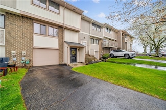 114 Rampart Ct, New Kensington, PA 15068