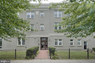 1352 Longfellow St NW Unit 204, Washington, DC 20011