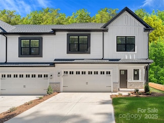 8315 Adrian Ct, Charlotte, NC 28270