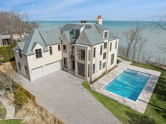585 Longwood Ave, Glencoe, IL 60022
