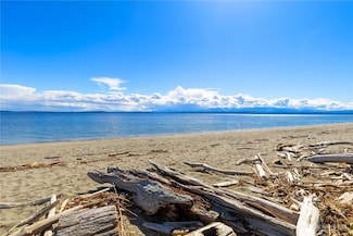 860 Old Beach Rd, Freeland, WA 98249