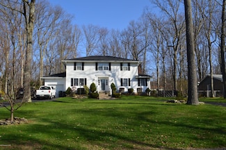 49 Walden Dr, Mountain Top, PA 18707