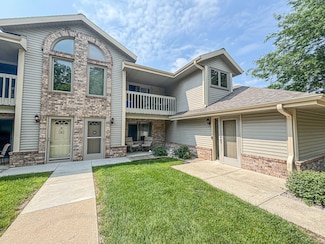 2112 Woodburn Rd Unit D, Waukesha, WI 53188