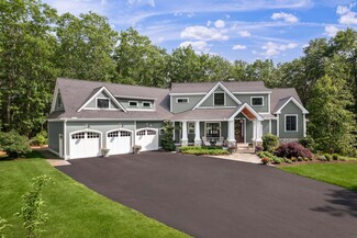 2 Bristol Ln, York, ME 03909