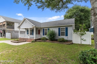135 NE 15th St, Oak Island, NC 28465