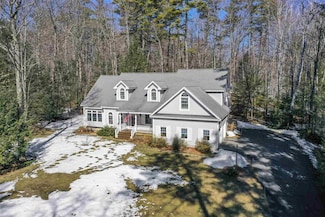 39 Spruce Rd, Wolfeboro, NH 03894