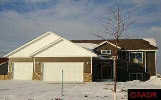 108 Pelican Ct, Mankato, MN 56001