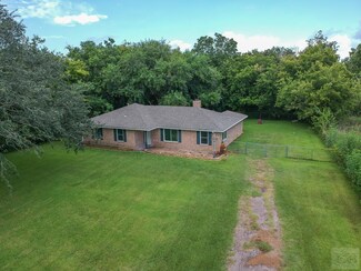 4527 Highland Rd, Santa Fe, TX 77517