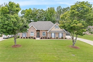 123 Coachmans Dr, Auburn, AL 36832
