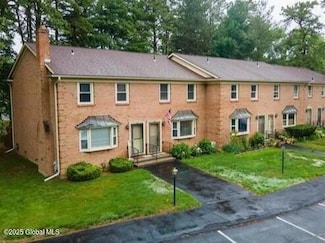 198 Williamsburg Ct, Albany, NY 12203