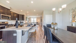 275 Mantoloking Dr, Jackson, NJ 08527