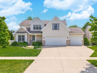 1230 N Pointe Dr, Normal, IL 61761