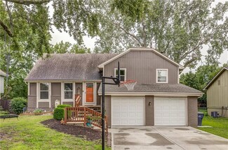 1911 E Sunvale Dr, Olathe, KS 66062