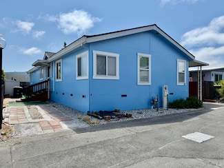 137 Leisure Park Cir, Santa Rosa, CA 95401