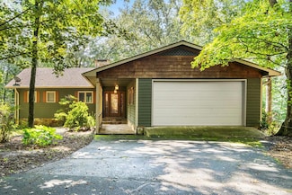 31 Hilltop Dr, Hayesville, NC 28904