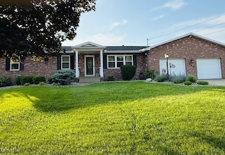 209 Flintwood Dr, Marietta, OH 45750