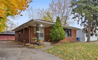 21746 Wellington Ave, Warren, MI 48089