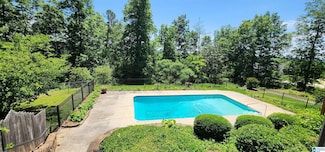 19 Greenbriar Ln, Oneonta, AL 35121