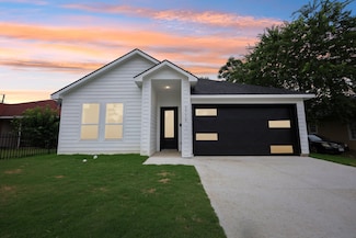 2716 E 12th St, Fort Worth, TX 76111
