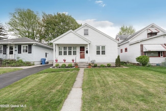17 Betwood St, Albany, NY 12209