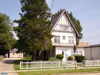 310 Sycamore Ave, Folsom, PA 19033