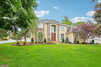31 Bourbon St, Wayne, NJ 07470