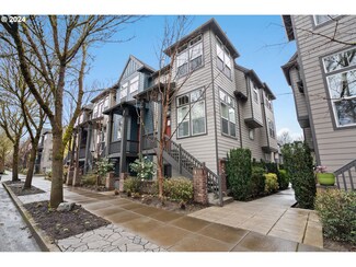 1124 SE Linn St, Portland, OR 97202