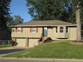 18816 Gateway Dr, Independence, MO 64057