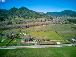 514 Eakin Rd, Azalea, OR 97410