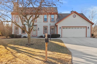 W145N5417 Thornhill Dr, Menomonee Falls, WI 53051