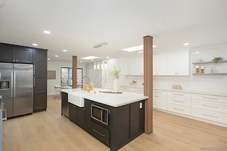 4367 Summit Dr, La Mesa, CA 91941