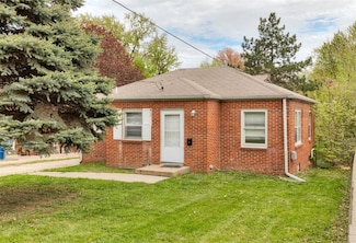 4115 11th St, Des Moines, IA 50313