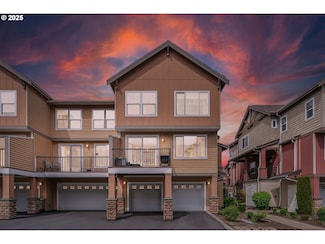 680 NW Falling Waters Ln Unit 105, Portland, OR 97229