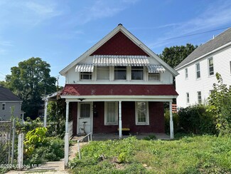 946 Davis Terrace, Schenectady, NY 12303