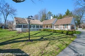 6050 W Surrey Rd, Bloomfield Hills, MI 48301