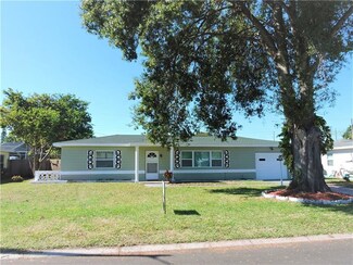 4494 61st Ln N Unit 11, Kenneth City, FL 33709