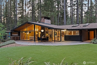 22 Bridlewood Cir, Kirkland, WA 98033