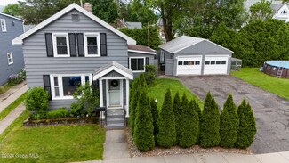 22 8th St, Waterford, NY 12188