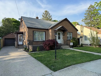 1060 Ireland Ave, Muskegon, MI 49441