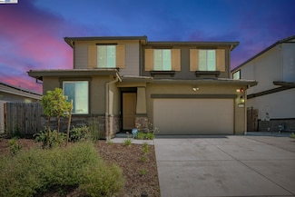 859 Helmsley Dr, Vacaville, CA 95687