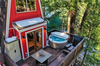 664 Circle Dr, Lake Arrowhead, CA 92352