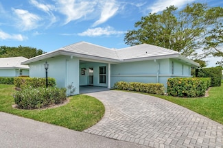 5 Slash Pine Dr, Boynton Beach, FL 33436