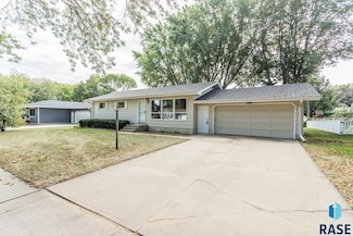 4709 W 38th St, Sioux Falls, SD 57106