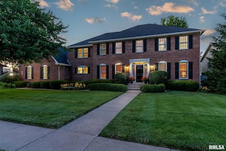 2806 E 42nd Ct, Davenport, IA 52807