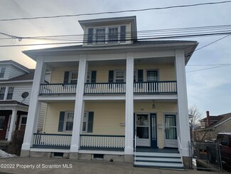 215 E Elm St, Dunmore, PA 18512