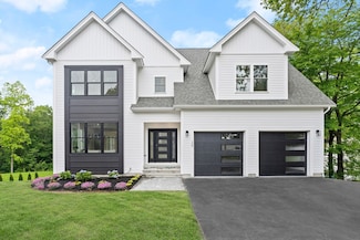 29 Overlook Ave, Burlington, MA 01803