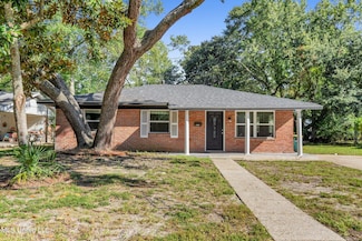 1616 Lewis Ave, Biloxi, MS 39531