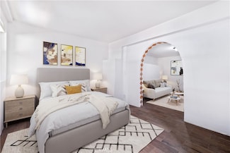 145 Summit Dr, Canoga Park, CA 91304